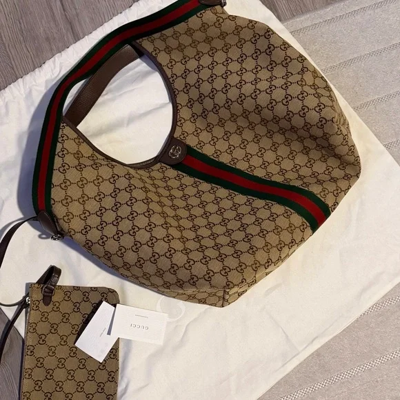 Gucci Beige and Green Signature Tote - Picture 3 of 12